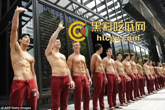 80岁A&F前CEO老淫魔『迈克尔·斯坦顿』被捕！假借男模招聘实则大玩下药交易，与百名男模的秘密曝光！-13