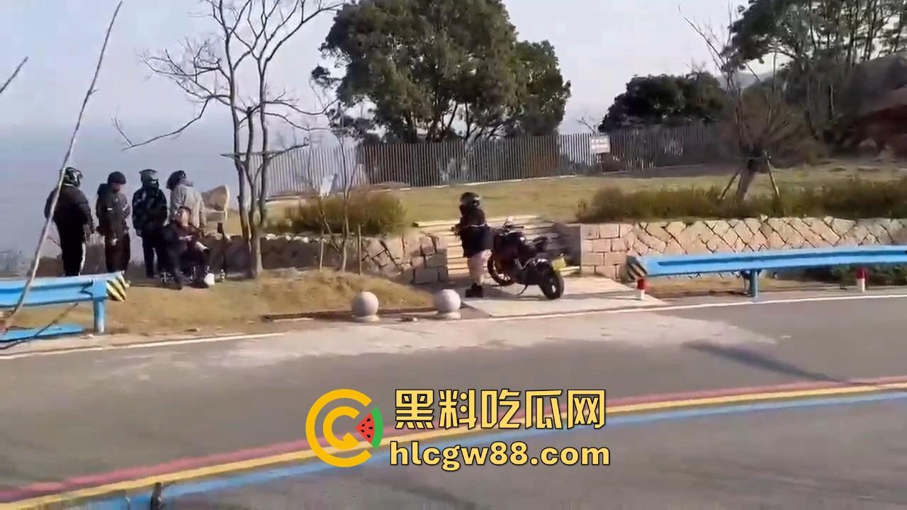 微胖界天花板，微胖尤物强行压制，男人直接被按弯，欲拒还迎坦克少女登场，彻底沦陷在肉感冲击中！-7