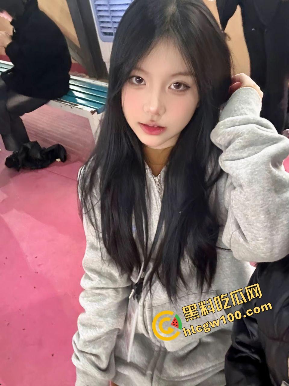 抖音极品青春嫩妹反差骚贱网红『百乐红』家中发骚自拍给大哥 酒店约炮猛操嫩逼娇喘淫叫！首创独家曝光！-4