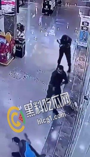 巴勒斯坦男子 在以色列北布城市卡梅尔的商场中行刺两名以色列士兵 随后被步枪扫射打死-4