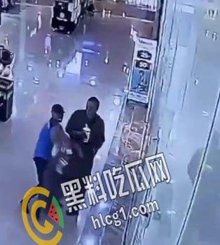 巴勒斯坦男子 在以色列北布城市卡梅尔的商场中行刺两名以色列士兵 随后被步枪扫射打死-8